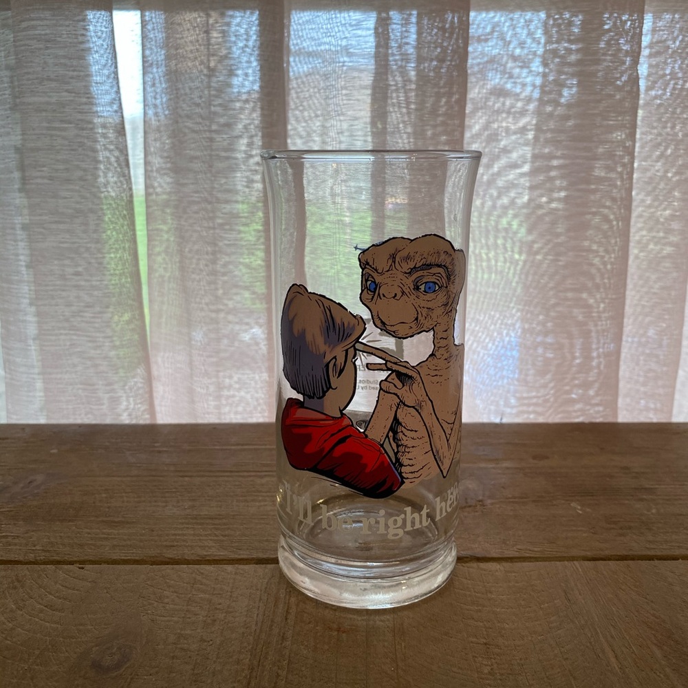 1982 E.T. Universal studios glass cup collectors